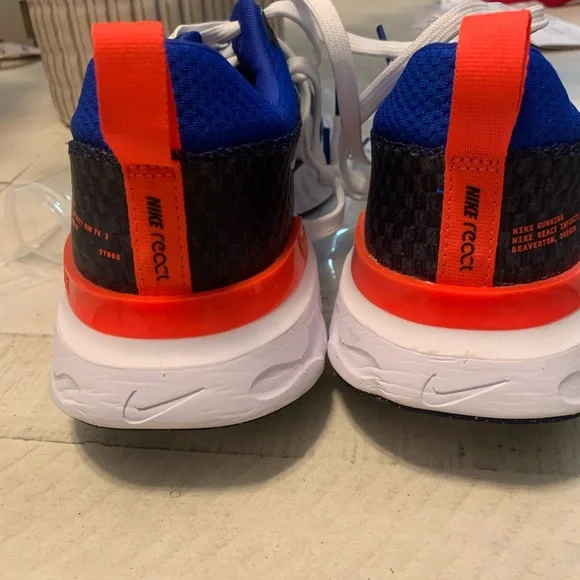 Nike Blue and Black Running Shoes - Picture 7 of 7